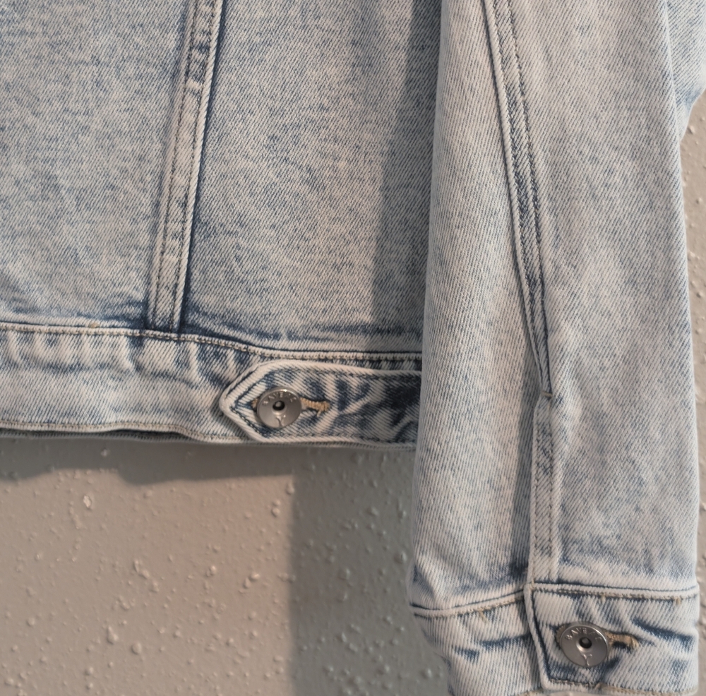 Bayeas Light Wash Blue Denim Jean Jacket - Picture 15 of 15